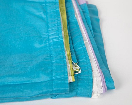 Hospital Curtains in Turquoise 